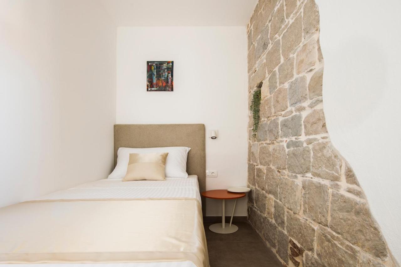 Memento - In The Heart Of Old Town Apartment