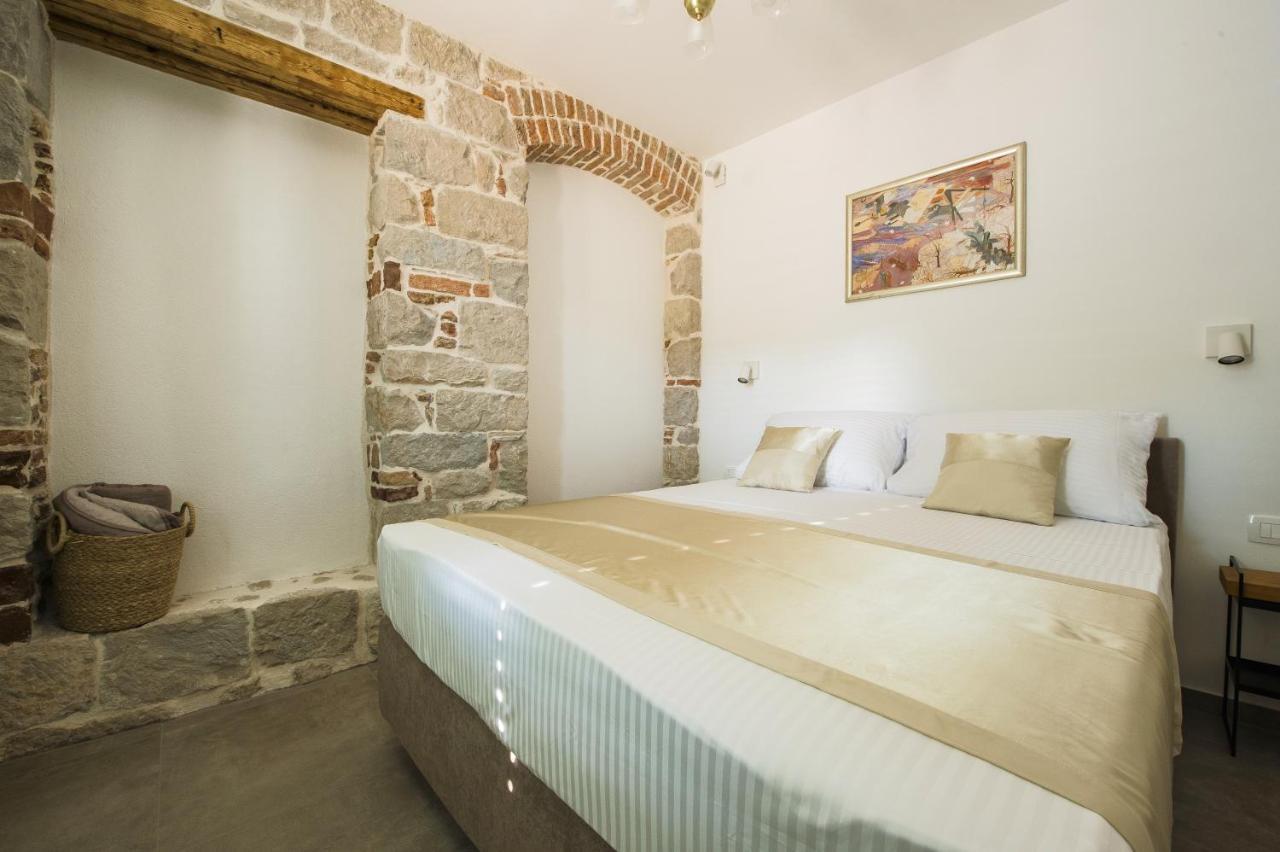 Memento - In The Heart Of Old Town Apartment